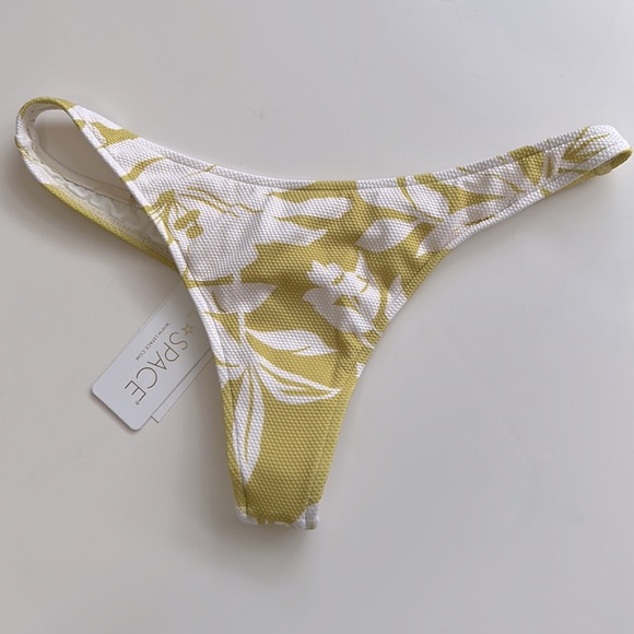 L*Space Womens Rylee Itsy Bikini Swim Bottom size Medium Swimwear - Picture 4 of 9